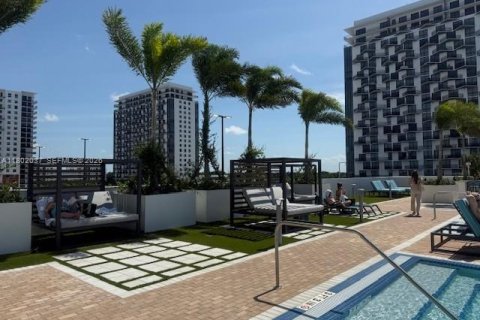 Condo in Doral, Florida, 2 bedrooms № 2240098 - photo 28
