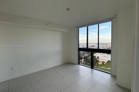 Condo in Doral, Florida, 2 bedrooms № 2240098 - photo 6