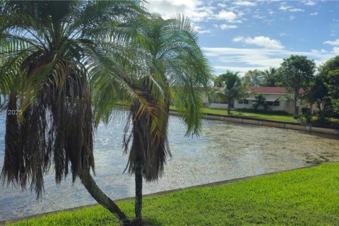 Casa en alquiler en Tamarac, Florida, 2 dormitorios, 128.02 m2 № 1953457 - foto 25