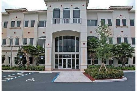 Immobilier commercial à vendre à Weston, Floride № 2176285 - photo 2