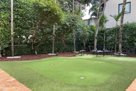 Villa ou maison à louer à Coral Gables, Floride: 3 chambres, 218.51 m2 № 1963861 - photo 10