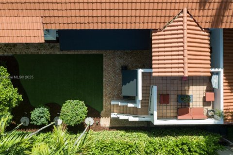 Villa ou maison à louer à Coral Gables, Floride: 3 chambres, 218.51 m2 № 1963861 - photo 8