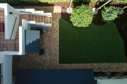 Villa ou maison à louer à Coral Gables, Floride: 3 chambres, 218.51 m2 № 1963861 - photo 9