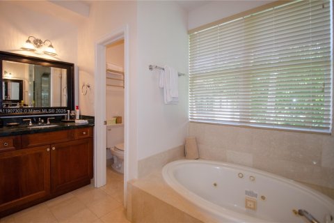Villa ou maison à louer à Coral Gables, Floride: 3 chambres, 218.51 m2 № 1963861 - photo 12