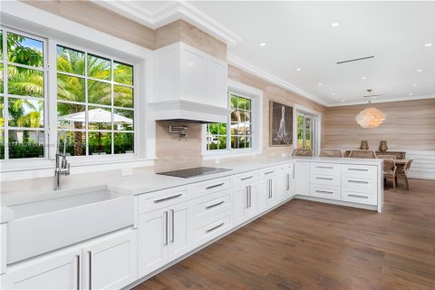 House in Miami Beach, Florida 3 bedrooms, 256.5 sq.m. № 2034711 - photo 15