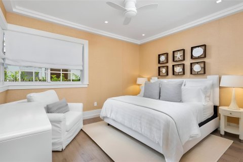 House in Miami Beach, Florida 3 bedrooms, 256.5 sq.m. № 2034711 - photo 21