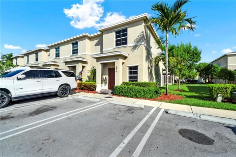 Casa en alquiler en Florida City, Florida, 2 dormitorios, 112.23 m2 № 1953584 - foto 4