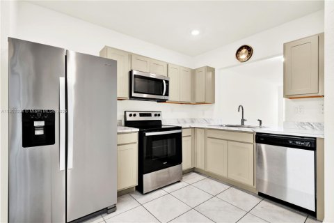 Casa en alquiler en Florida City, Florida, 2 dormitorios, 112.23 m2 № 1953584 - foto 11