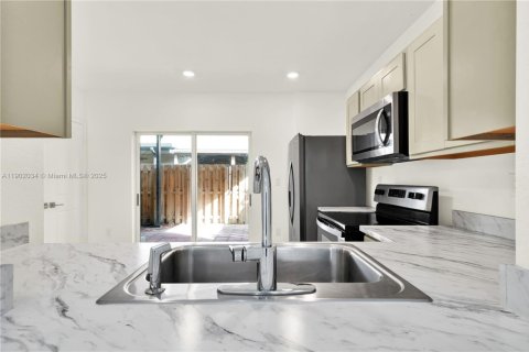 Casa en alquiler en Florida City, Florida, 2 dormitorios, 112.23 m2 № 1953584 - foto 9