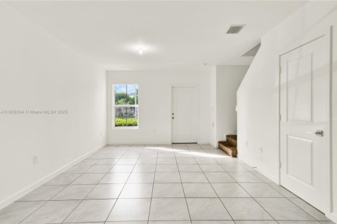 Casa en alquiler en Florida City, Florida, 2 dormitorios, 112.23 m2 № 1953584 - foto 7