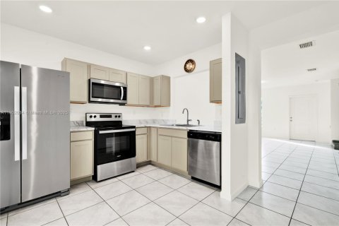 Casa en alquiler en Florida City, Florida, 2 dormitorios, 112.23 m2 № 1953584 - foto 10