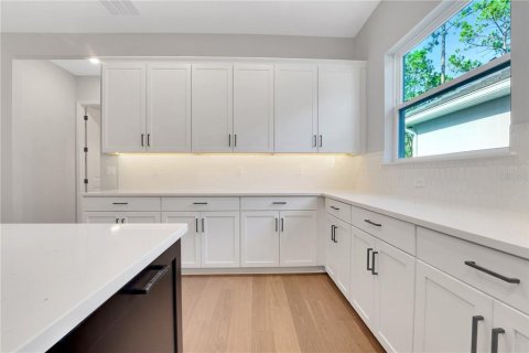 House in Windermere, Florida 4 bedrooms, 288 sq.m. № 1740409 - photo 23