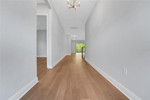 House in Windermere, Florida 4 bedrooms, 288 sq.m. № 1740409 - photo 4