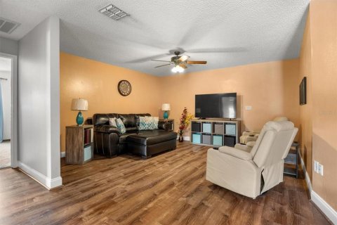 House in Lakeland, Florida 5 bedrooms, 268.39 sq.m. № 1784502 - photo 5