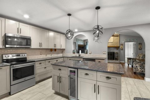 House in Lakeland, Florida 5 bedrooms, 268.39 sq.m. № 1784502 - photo 12