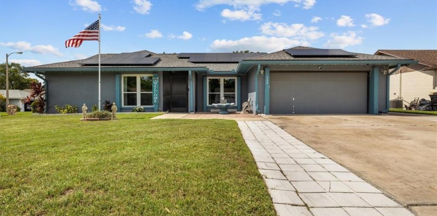 House in Lakeland, Florida 5 bedrooms, 268.39 sq.m. № 1784502