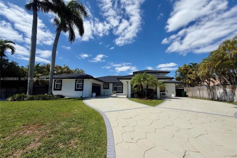 Casa en venta en Miami, Florida, 5 dormitorios № 2074162 - foto 5