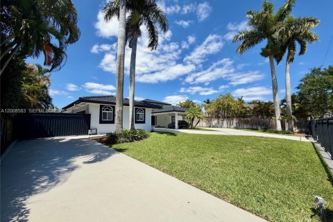 Casa en venta en Miami, Florida, 5 dormitorios № 2074162 - foto 6