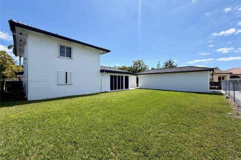 Casa en venta en Miami, Florida, 5 dormitorios № 2074162 - foto 16
