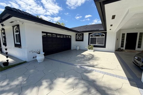 Casa en Miami, Florida 5 dormitorios № 2074162