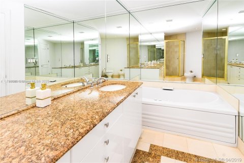 Condo in Miami Beach, Florida, 1 bedroom  № 1962372 - photo 6