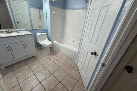 Condo in Orlando, Florida, 3 bedrooms  № 2220618 - photo 13