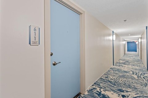 Condo in Treasure Island, Florida, 1 bedroom  № 1917578 - photo 2
