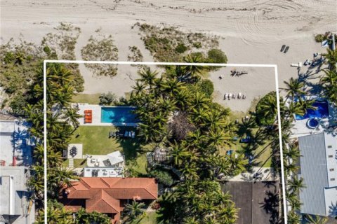 Casa en venta en Golden Beach, Florida, 10 dormitorios, 1237.74 m2 № 2154828 - foto 8