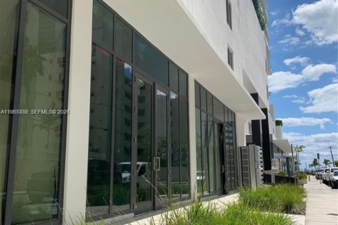 Immobilier commercial à Miami, Floride № 2027017