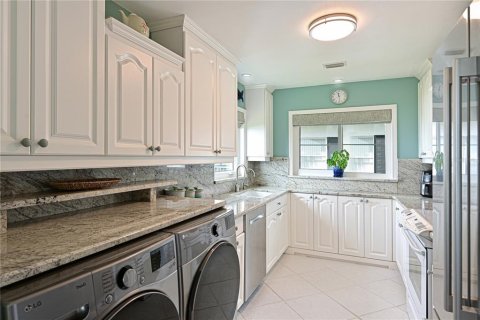 Condo in Bradenton, Florida, 2 bedrooms  № 1517203 - photo 13