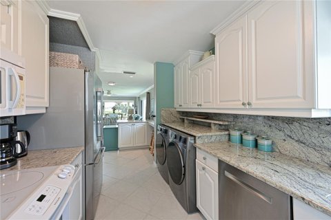 Condo in Bradenton, Florida, 2 bedrooms  № 1517203 - photo 14