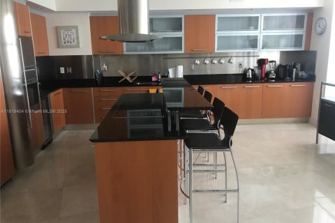 Copropriété à louer à Miami Beach, Floride: 3 chambres, 276.29 m2 № 1779902 - photo 2