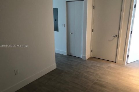 Condo in North Miami Beach, Florida, 2 bedrooms  № 1995237 - photo 13