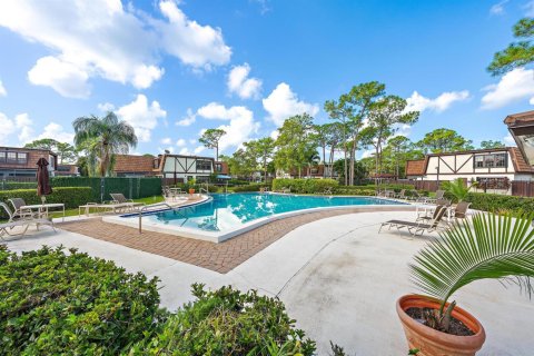 Townhouse in Royal Palm Beach, Florida 3 bedrooms, 158.86 sq.m. № 2376960 - photo 17