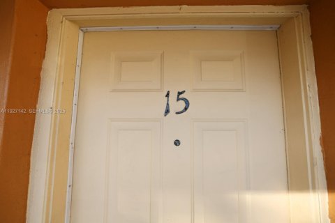 Apartamento en alquiler en Hialeah, Florida, 1 dormitorio, 63.17 m2 № 1985846 - foto 12