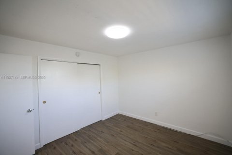 Apartamento en alquiler en Hialeah, Florida, 1 dormitorio, 63.17 m2 № 1985846 - foto 8