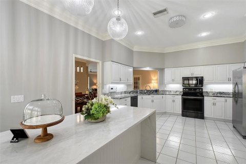 Villa ou maison à vendre à Sarasota, Floride: 2 chambres, 239.78 m2 № 1815100 - photo 12