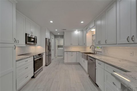 Villa ou maison à louer à Temple Terrace, Floride: 3 chambres, 170.57 m2 № 1805732 - photo 13