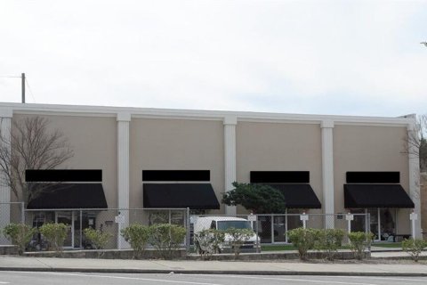 Propiedad comercial en alquiler en Ocala, Florida, 334.45 m2 № 1855709 - foto 1