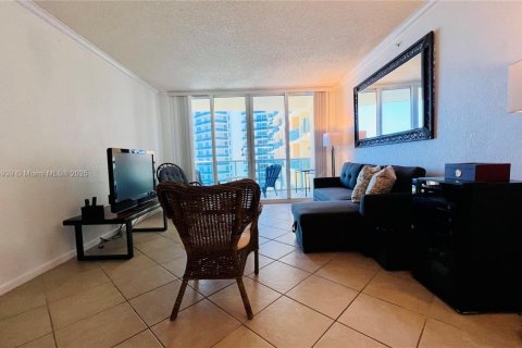Condo in Hollywood, Florida, 1 bedroom  № 1957680 - photo 6