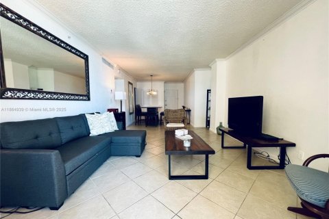 Condo in Hollywood, Florida, 1 bedroom  № 1957680 - photo 4