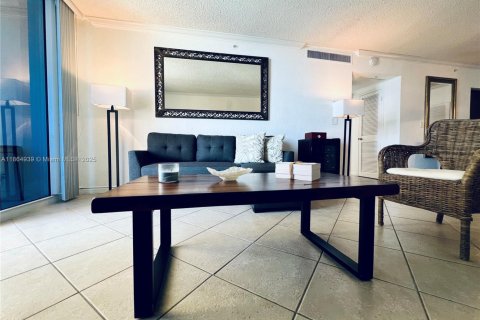 Condo in Hollywood, Florida, 1 bedroom  № 1957680 - photo 7