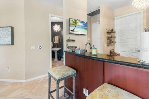 Condo in West Palm Beach, Florida, 2 bedrooms  № 1906991 - photo 7