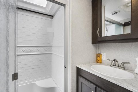 Снять в аренду квартиру в Эллентон, Флорида 1 комната, 37.16м2, № 220274 - фото 3