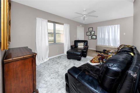 House in Seminole, Florida 2 bedrooms, 71.07 sq.m. № 1780344 - photo 15