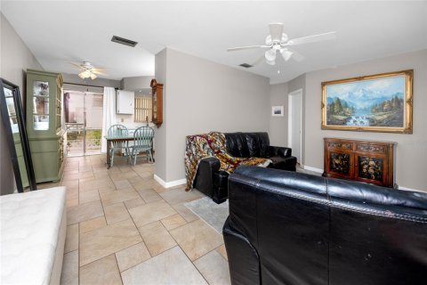 House in Seminole, Florida 2 bedrooms, 71.07 sq.m. № 1780344 - photo 17
