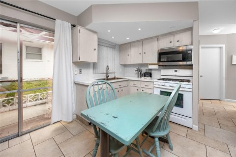 House in Seminole, Florida 2 bedrooms, 71.07 sq.m. № 1780344 - photo 4