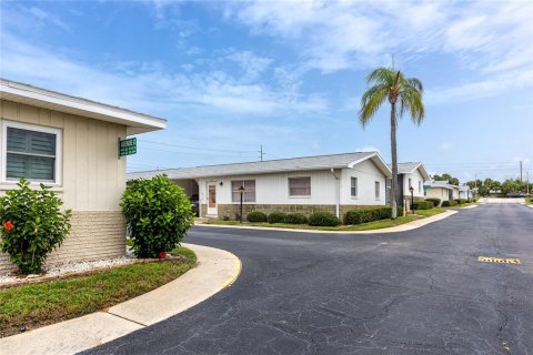 House in Seminole, Florida 2 bedrooms, 71.07 sq.m. № 1780344 - photo 6