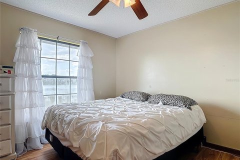House in Deltona, Florida 4 bedrooms, 227.7 sq.m. № 1776969 - photo 29