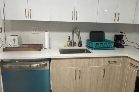 Copropriété à vendre à Sunny Isles Beach, Floride: 2 chambres, 114.55 m2 № 1865309 - photo 15